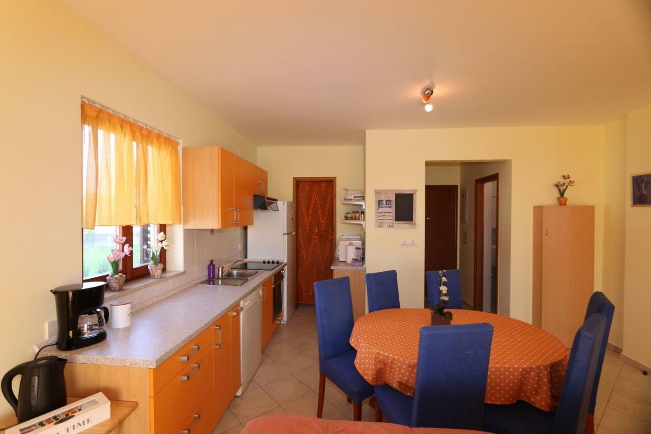 Apartment Dina Шіло Екстер'єр фото